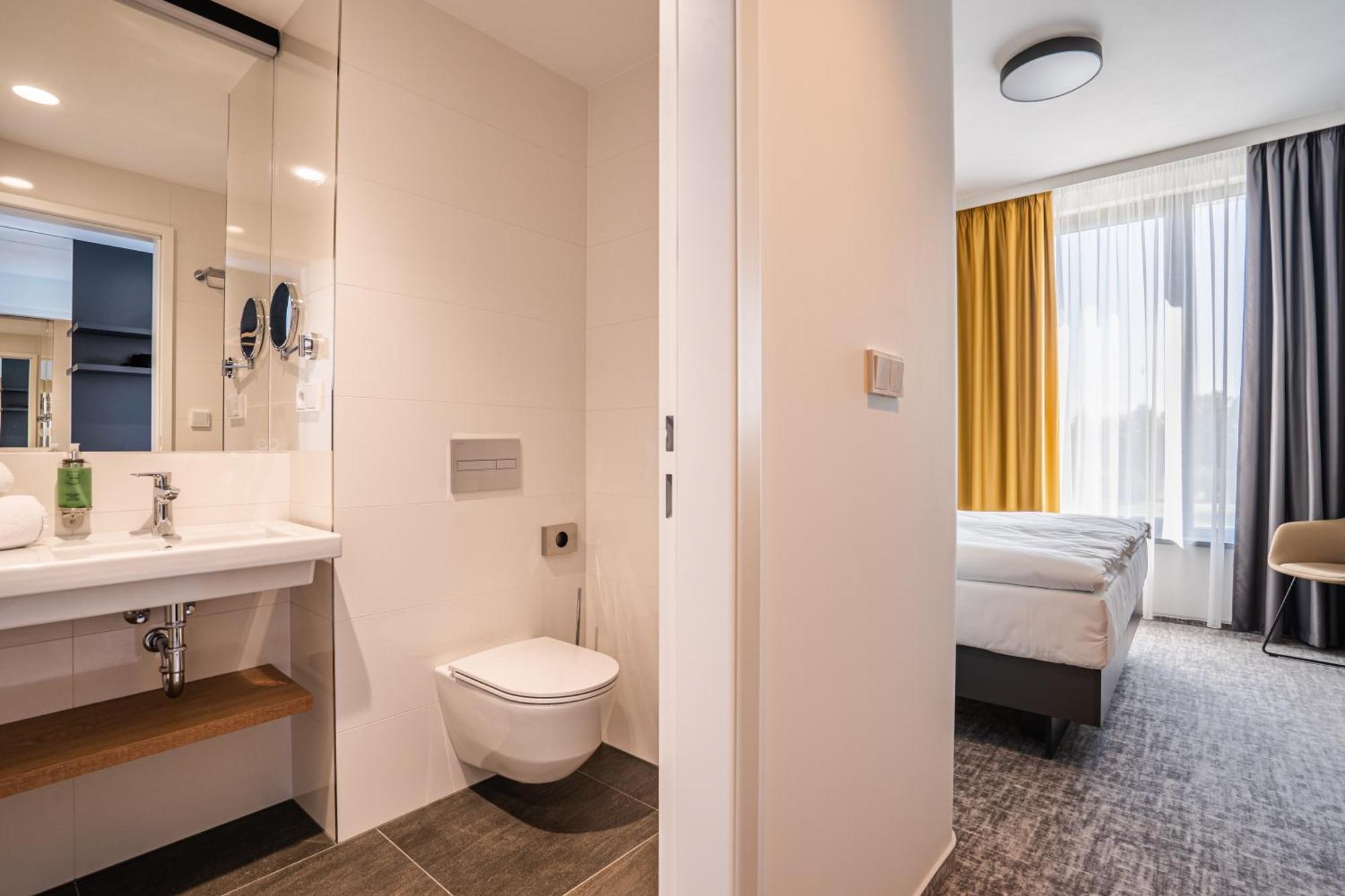 Ea Congress Hotel Aldis Hradec Králové Стая снимка